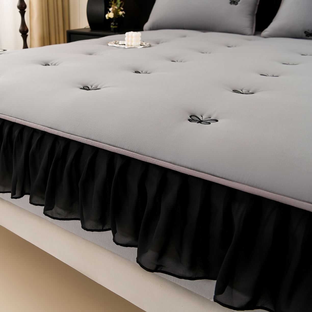 91家纺网 家纺一手货源 找家纺 推推家纺 2025新款A类水洗棉花边床笠单品床笠床笠单件 蝴蝶-深灰