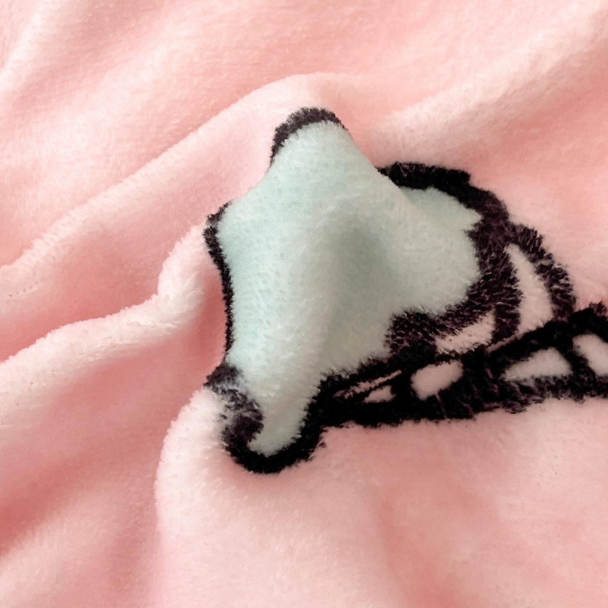 91家纺网 家纺一手货源 找家纺 暮思家居 2025新款正版授权三丽鸥大版牛奶绒数码印花单品床笠单件床笠(带标价格） 绒A版-甜筒KT