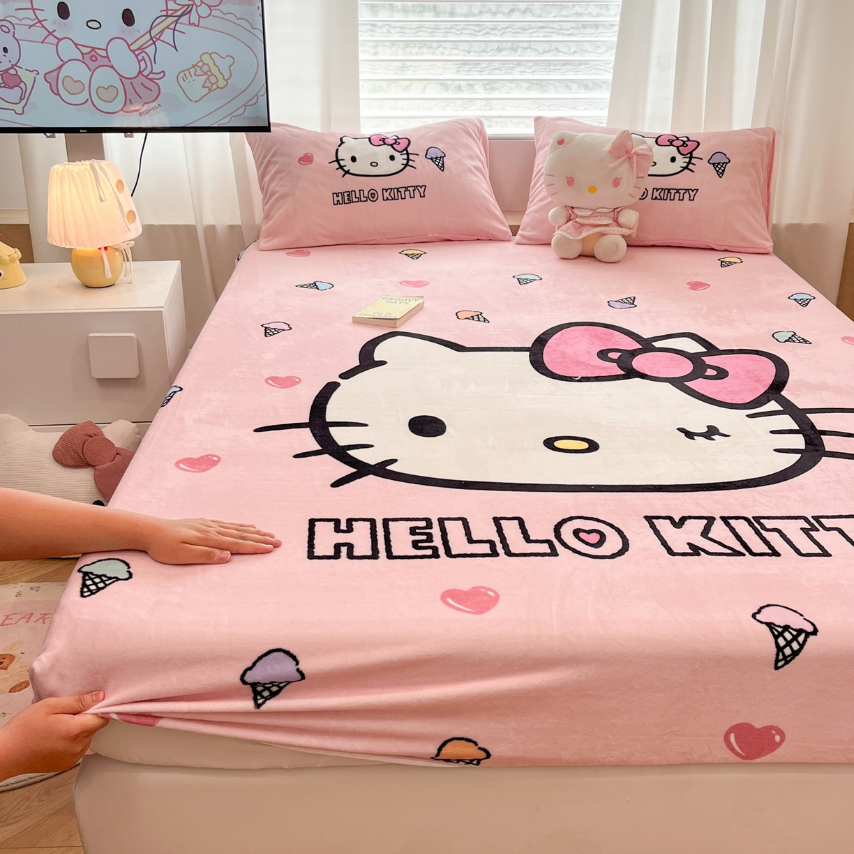 91家纺网 家纺一手货源 找家纺 暮思家居 2025新款正版授权三丽鸥大版牛奶绒数码印花单品床笠单件床笠(带标价格） 绒A版-甜筒KT