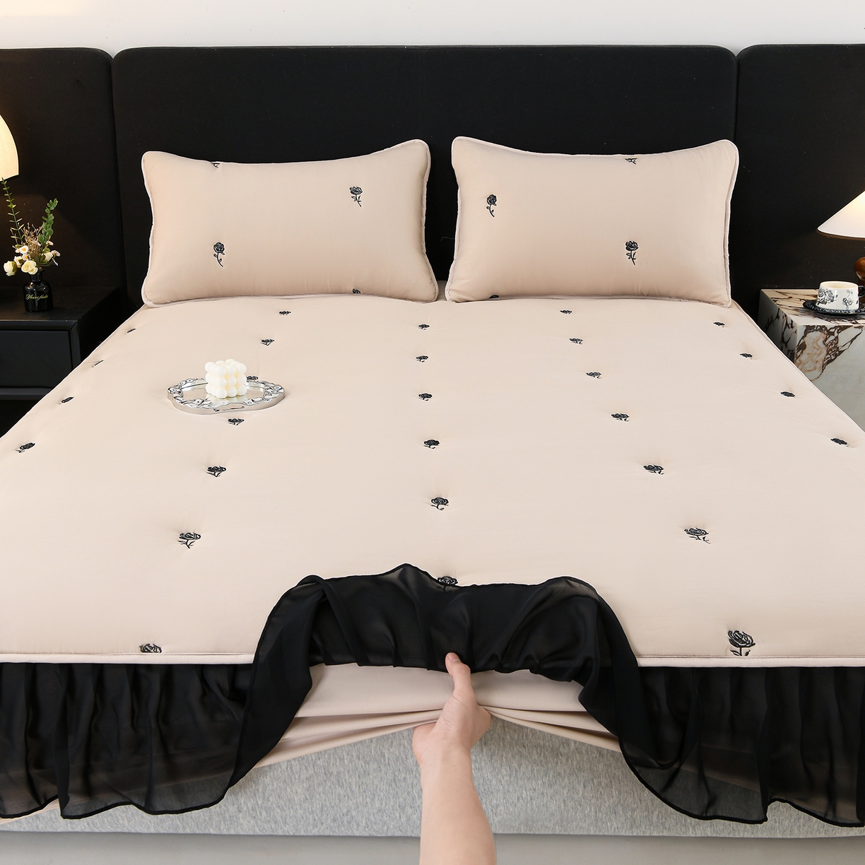 91家纺网 家纺一手货源 找家纺 推推家纺 2025新款A类水洗棉花边床笠单品床笠床笠单件 花边款玫瑰-卡其