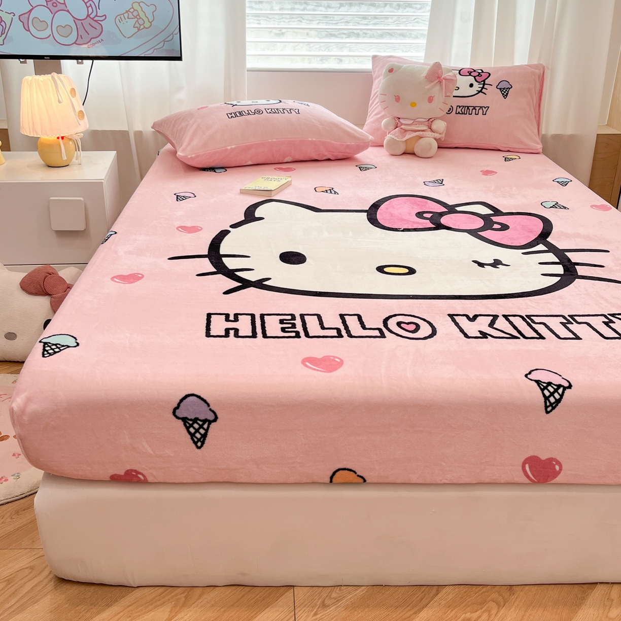 91家纺网 家纺一手货源 找家纺 暮思家居 2025新款正版授权三丽鸥大版牛奶绒数码印花单品床笠单件床笠(带标价格） 绒A版-甜筒KT