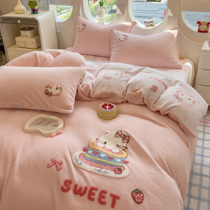 91家纺网 家纺一手货源 找家纺 丝羽坊 2025新款A类潮款加厚牛奶绒四件套 奶芙猫咪