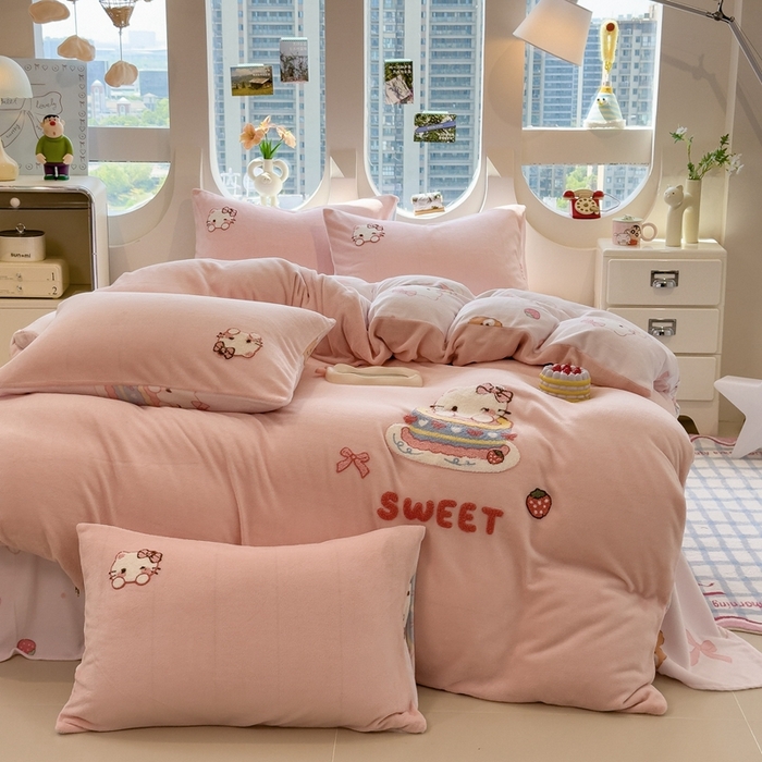 91家纺网 家纺一手货源 找家纺 丝羽坊 2025新款A类潮款加厚牛奶绒四件套 奶芙猫咪