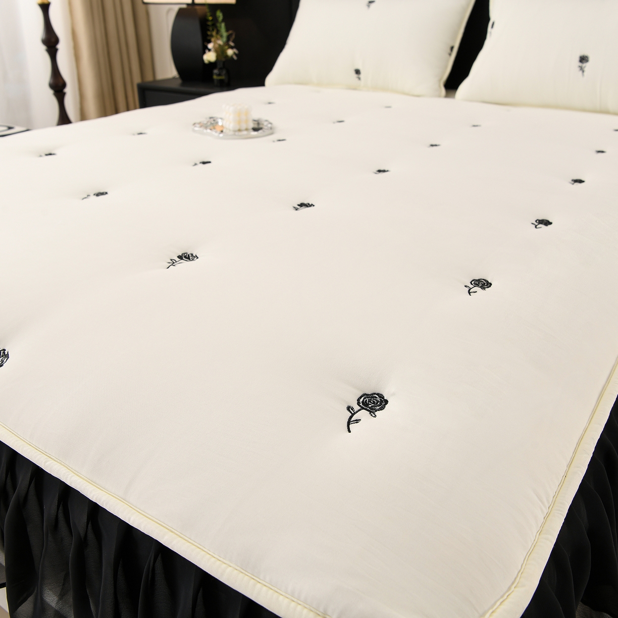 91家纺网 家纺一手货源 找家纺 推推家纺 2025新款A类水洗棉花边床笠单品床笠床笠单件 花边款玫瑰-米白