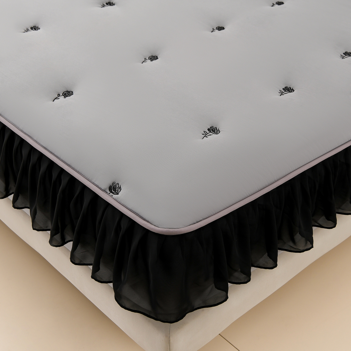 91家纺网 家纺一手货源 找家纺 推推家纺 2025新款A类水洗棉花边床笠单品床笠床笠单件 花边款玫瑰-深灰