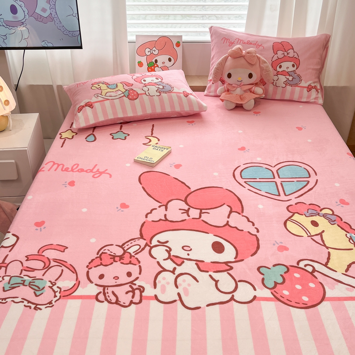 91家纺网 家纺一手货源 找家纺 暮思家居 2025新款正版授权三丽鸥大版牛奶绒数码印花单品床笠单件床笠(带标价格） 绒A版-条纹美乐蒂