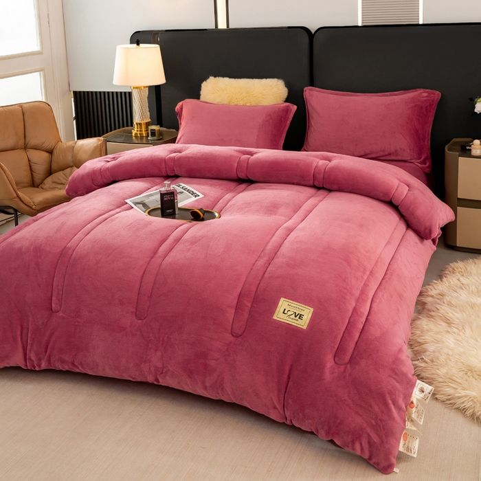 91家纺网 家纺一手货源 找家纺 81号家纺 2025新款双面牛奶绒纯色冬被被子被芯 豆沙红