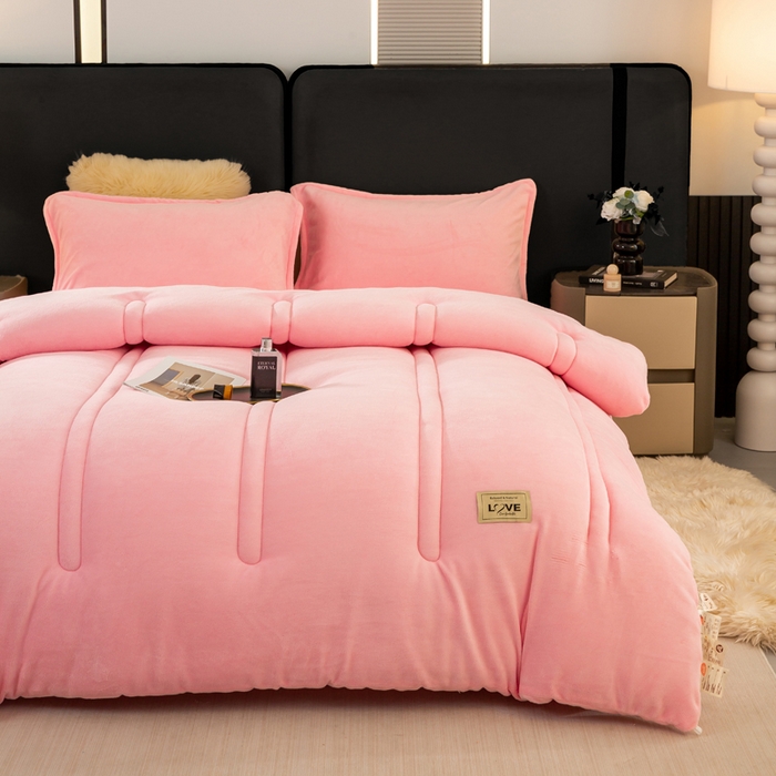 91家纺网 家纺一手货源 找家纺 81号家纺 2025新款双面牛奶绒纯色冬被被子被芯 海棠粉