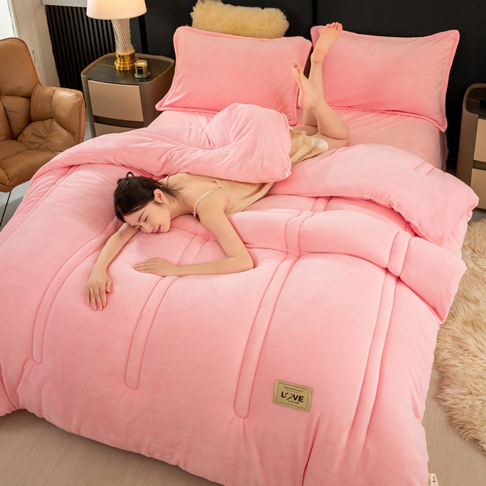 91家纺网 家纺一手货源 找家纺 81号家纺 2025新款双面牛奶绒纯色冬被被子被芯 海棠粉