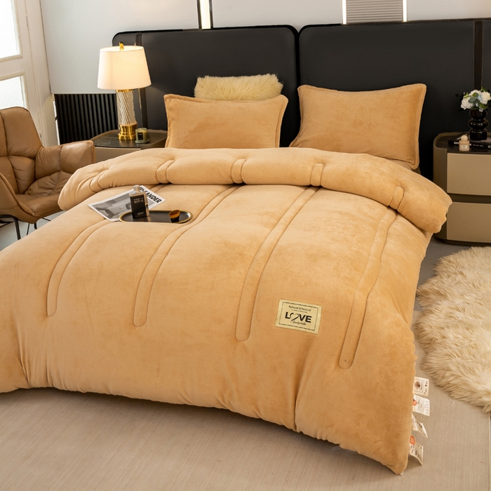 91家纺网 家纺一手货源 找家纺 81号家纺 2025新款双面牛奶绒纯色冬被被子被芯 卡其色