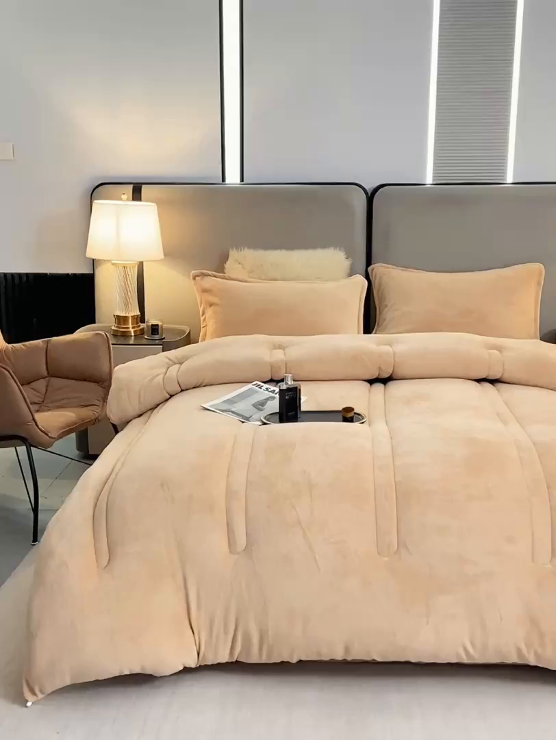 91家纺网 家纺一手货源 找家纺 81号家纺 2025新款双面牛奶绒纯色冬被被子被芯 卡其色