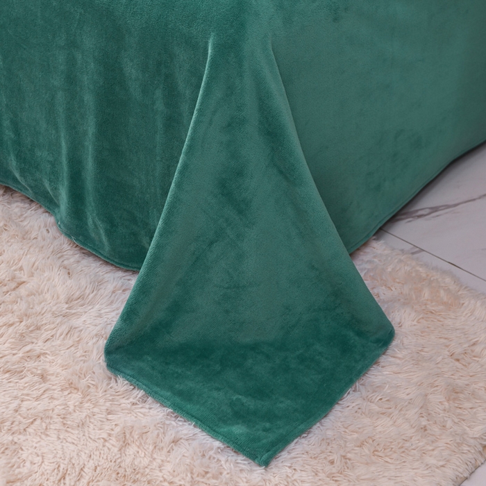 91家纺网 家纺一手货源 找家纺 81号家纺 2025新款双面牛奶绒纯色冬被被子被芯 墨绿色