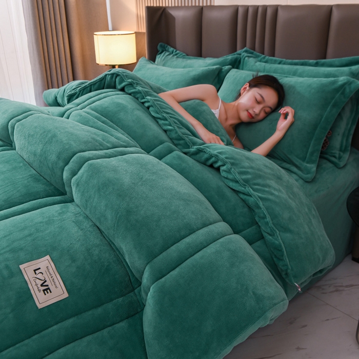 91家纺网 家纺一手货源 找家纺 81号家纺 2025新款双面牛奶绒纯色冬被被子被芯 墨绿色