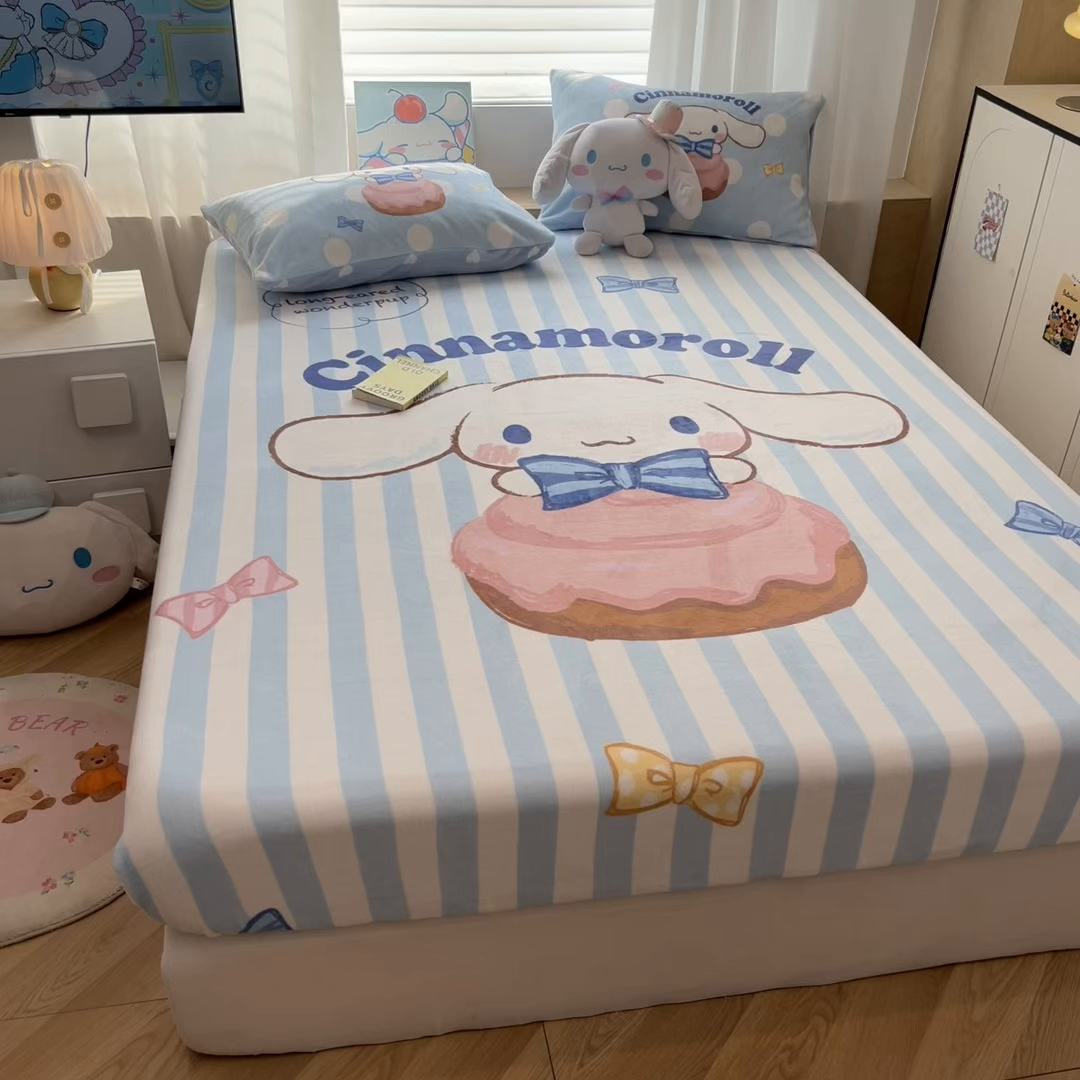 91家纺网 家纺一手货源 找家纺 暮思家居 2025新款正版授权三丽鸥大版牛奶绒数码印花单品床笠单件床笠(带标价格） 绒A版-条纹玉桂狗