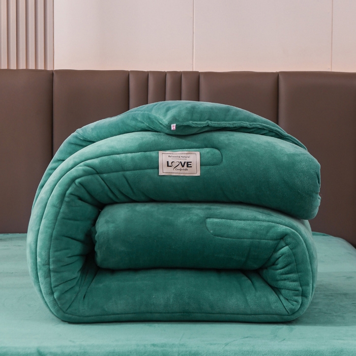 91家纺网 家纺一手货源 找家纺 81号家纺 2025新款双面牛奶绒纯色冬被被子被芯 墨绿色