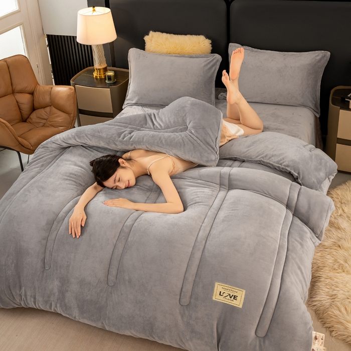 91家纺网 家纺一手货源 找家纺 81号家纺 2025新款双面牛奶绒纯色冬被被子被芯 云雾灰