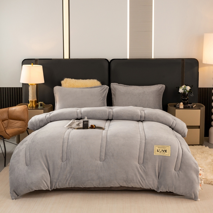 91家纺网 家纺一手货源 找家纺 81号家纺 2025新款双面牛奶绒纯色冬被被子被芯 云雾灰