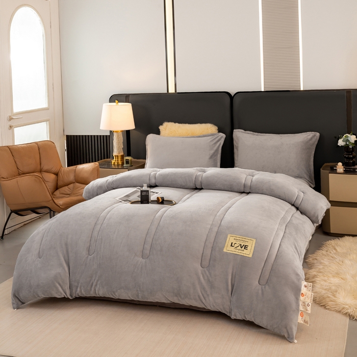 91家纺网 家纺一手货源 找家纺 81号家纺 2025新款双面牛奶绒纯色冬被被子被芯 云雾灰