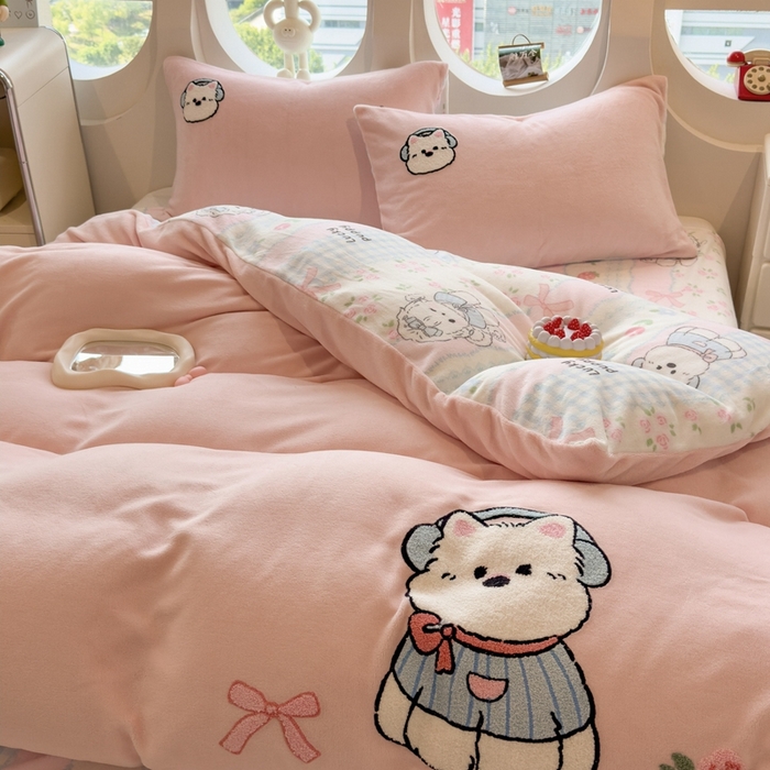 91家纺网 家纺一手货源 找家纺 丝羽坊 2025新款A类潮款加厚牛奶绒四件套 软萌宝贝