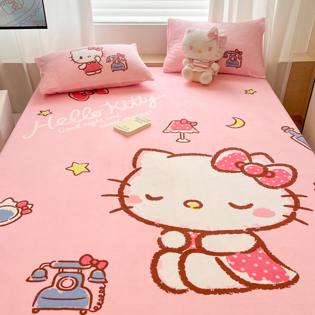 91家纺网 家纺一手货源 找家纺 暮思家居 2025新款正版授权三丽鸥大版牛奶绒数码印花单品床笠单件床笠(带标价格） 绒A版-晚安KT