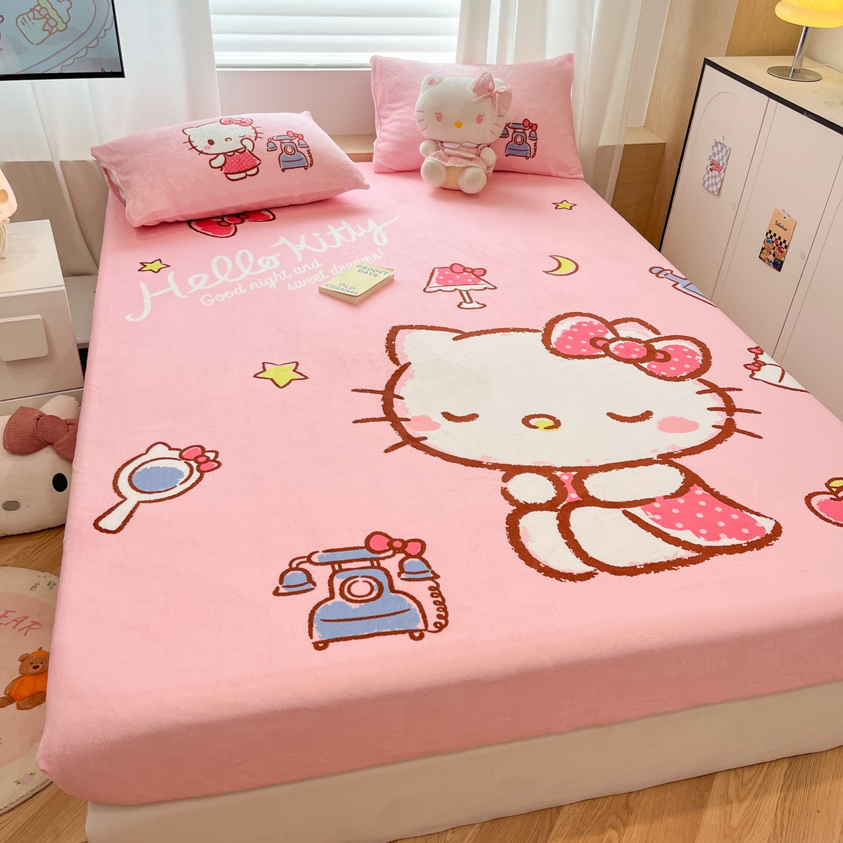 91家纺网 家纺一手货源 找家纺 暮思家居 2025新款正版授权三丽鸥大版牛奶绒数码印花单品床笠单件床笠(带标价格） 绒A版-晚安KT