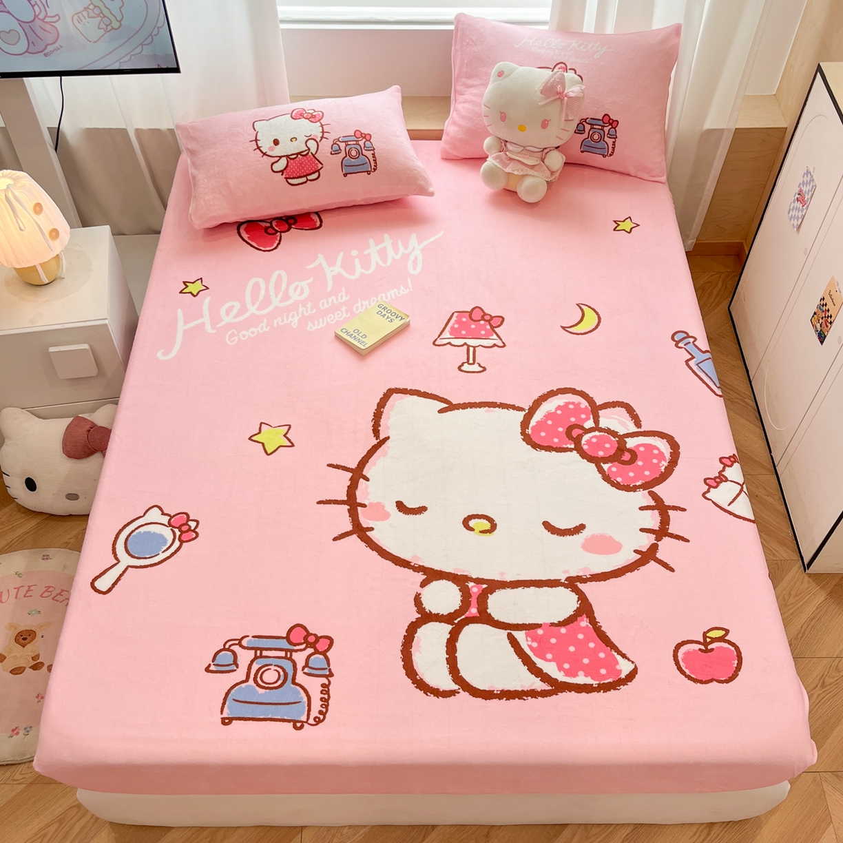 91家纺网 家纺一手货源 找家纺 暮思家居 2025新款正版授权三丽鸥大版牛奶绒数码印花单品床笠单件床笠(带标价格） 绒A版-晚安KT