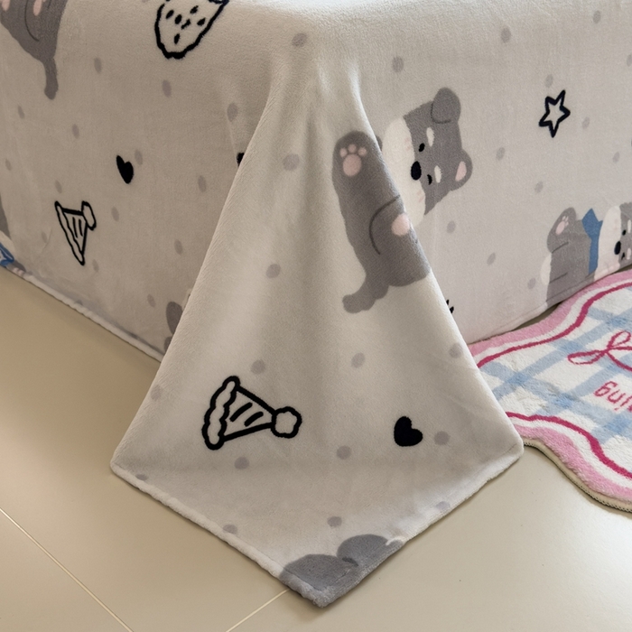 91家纺网 家纺一手货源 找家纺 丝羽坊 2025新款A类潮款加厚牛奶绒四件套 灰调萌犬