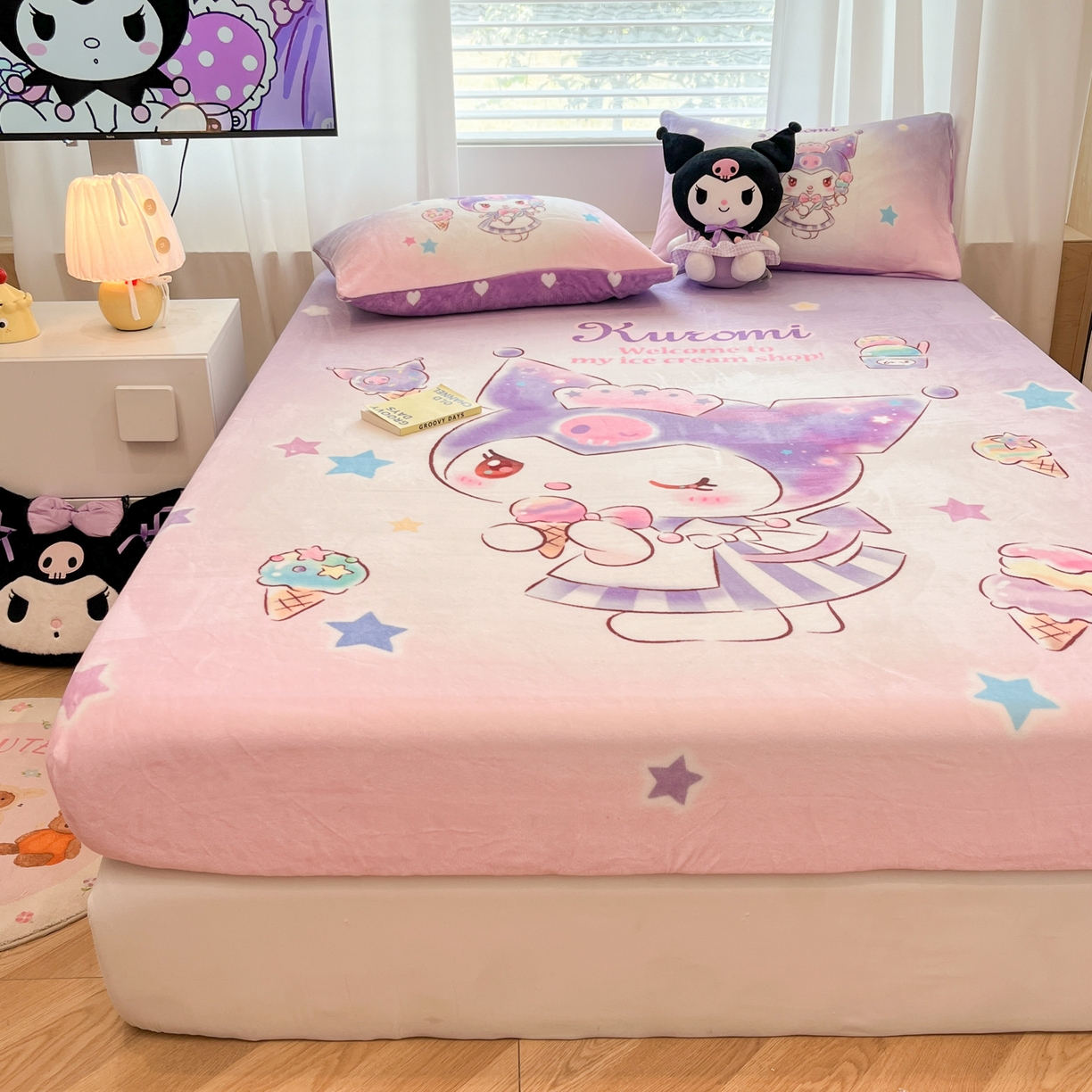 91家纺网 家纺一手货源 找家纺 暮思家居 2025新款正版授权三丽鸥大版牛奶绒数码印花单品床笠单件床笠(带标价格） 绒A版-炫彩库洛米