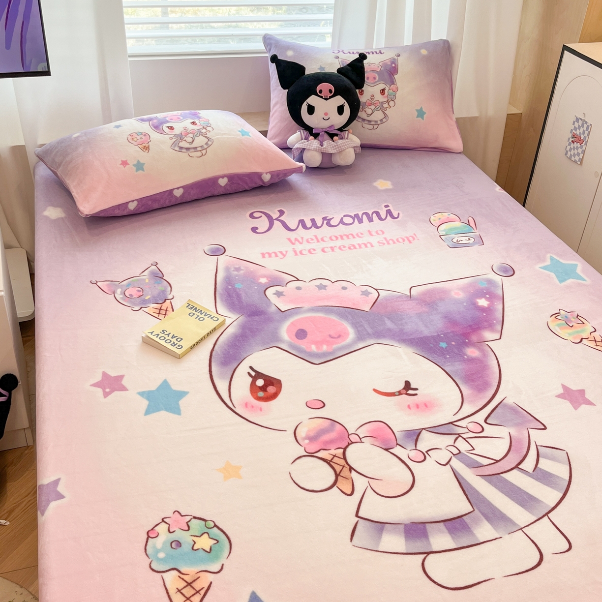 91家纺网 家纺一手货源 找家纺 暮思家居 2025新款正版授权三丽鸥大版牛奶绒数码印花单品床笠单件床笠(带标价格） 绒A版-炫彩库洛米