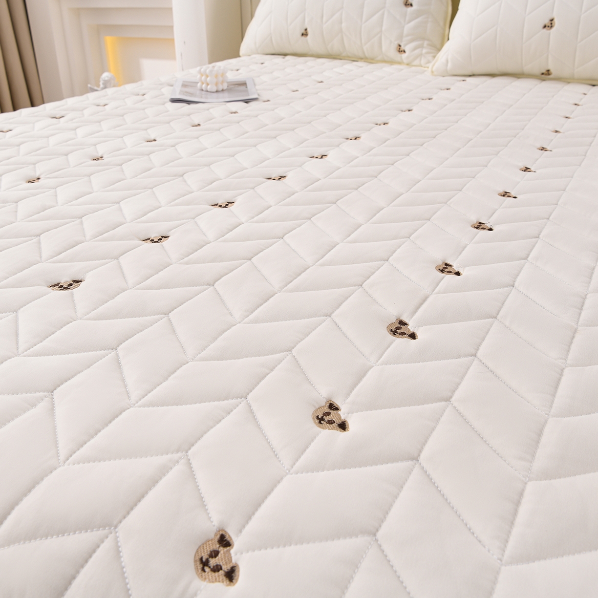 91家纺网 家纺一手货源 找家纺 推推家纺 2025新款A类水洗棉床笠单品床笠床笠单件 可爱熊-卡米白