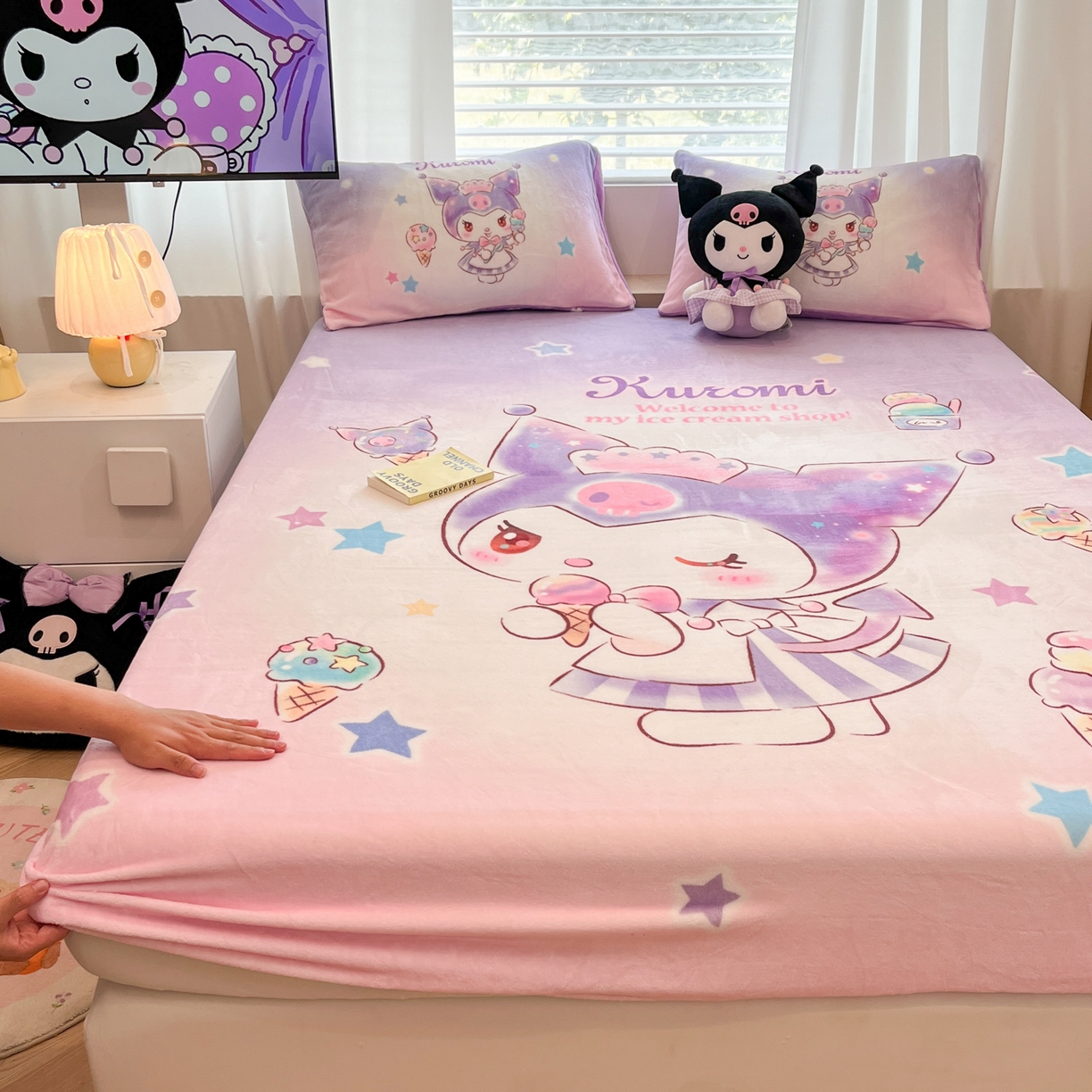 91家纺网 家纺一手货源 找家纺 暮思家居 2025新款正版授权三丽鸥大版牛奶绒数码印花单品床笠单件床笠(带标价格） 绒A版-炫彩库洛米