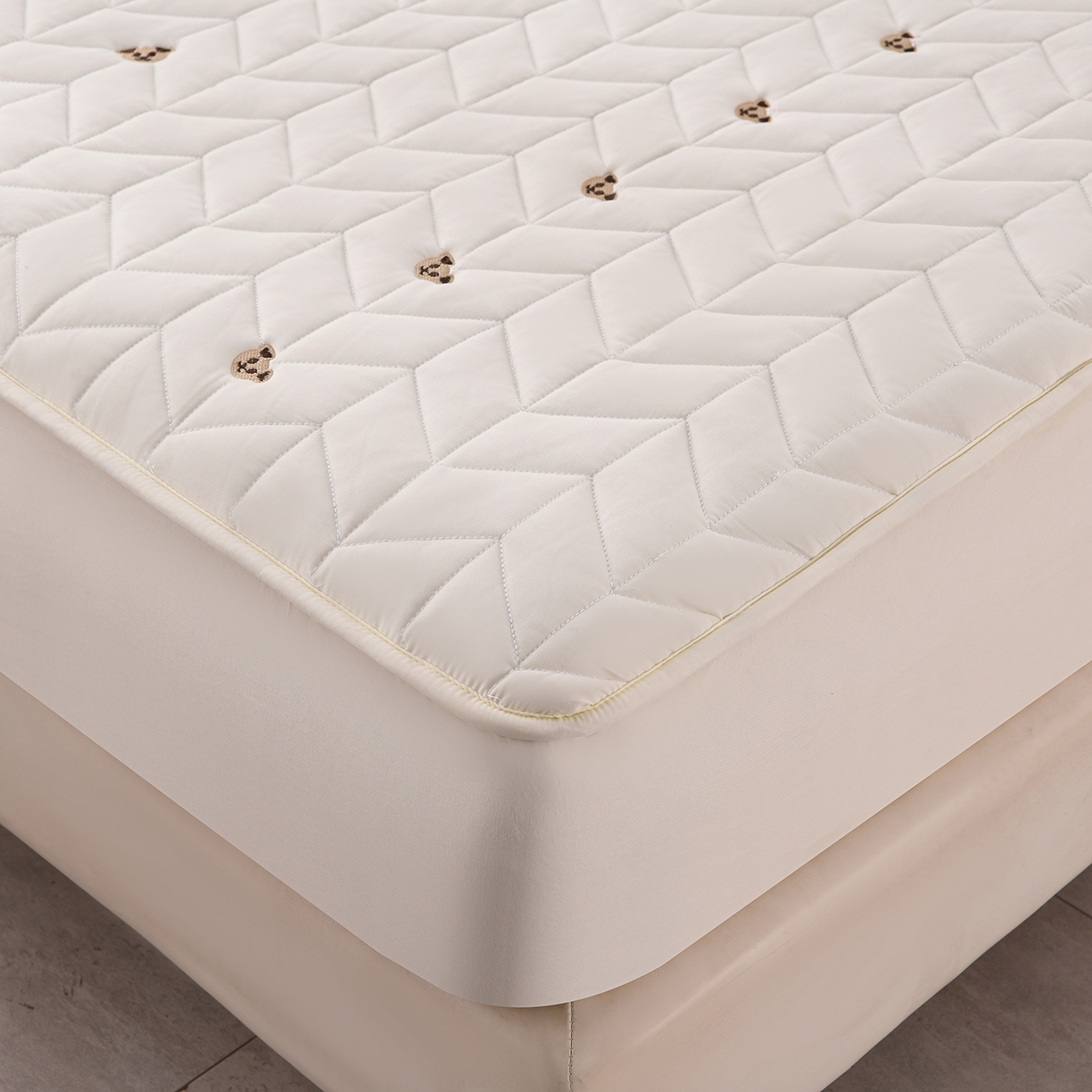 91家纺网 家纺一手货源 找家纺 推推家纺 2025新款A类水洗棉床笠单品床笠床笠单件 可爱熊-卡米白