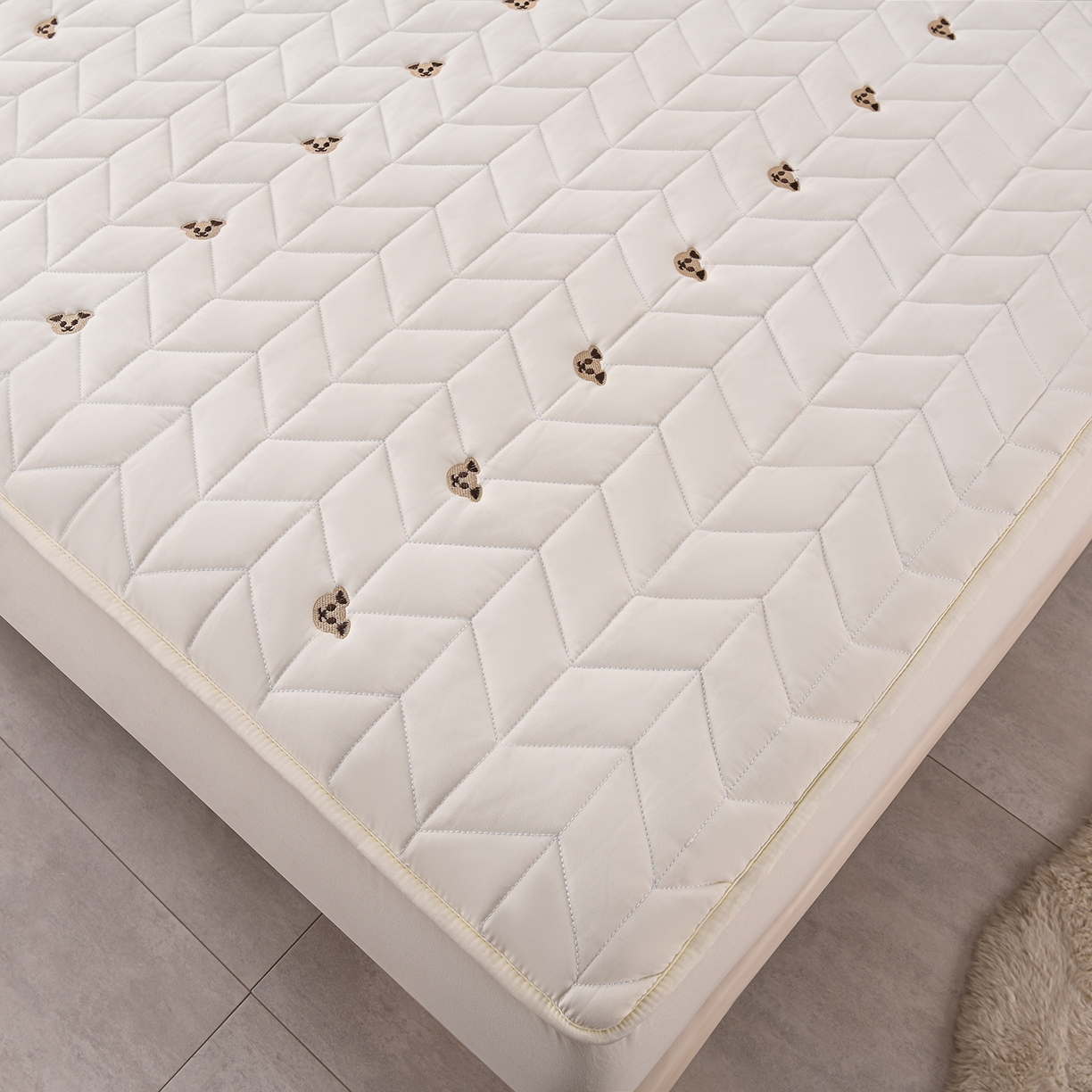 91家纺网 家纺一手货源 找家纺 推推家纺 2025新款A类水洗棉床笠单品床笠床笠单件 可爱熊-卡米白