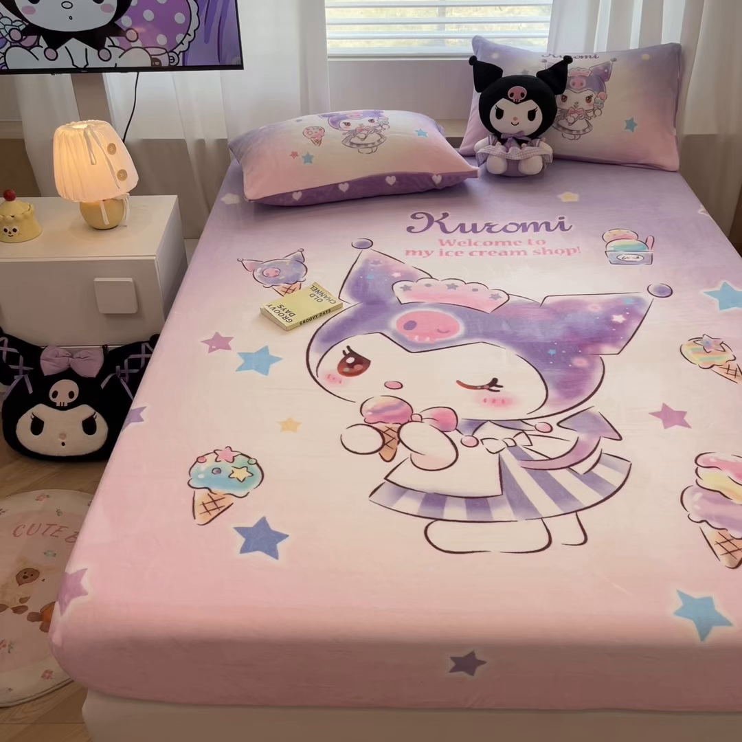 91家纺网 家纺一手货源 找家纺 暮思家居 2025新款正版授权三丽鸥大版牛奶绒数码印花单品床笠单件床笠(带标价格） 绒A版-炫彩库洛米