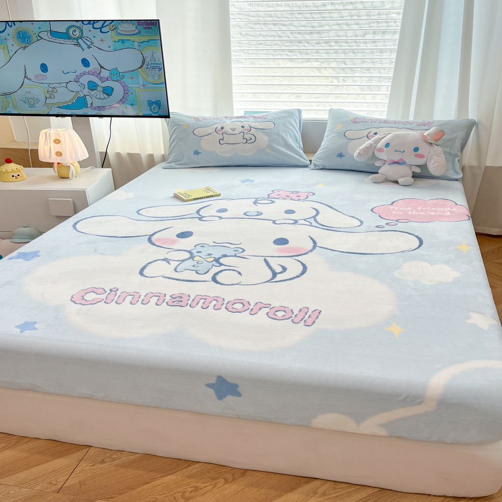 91家纺网 家纺一手货源 找家纺 暮思家居 2025新款正版授权三丽鸥大版牛奶绒数码印花单品床笠单件床笠(带标价格） 绒A版-云朵玉桂狗