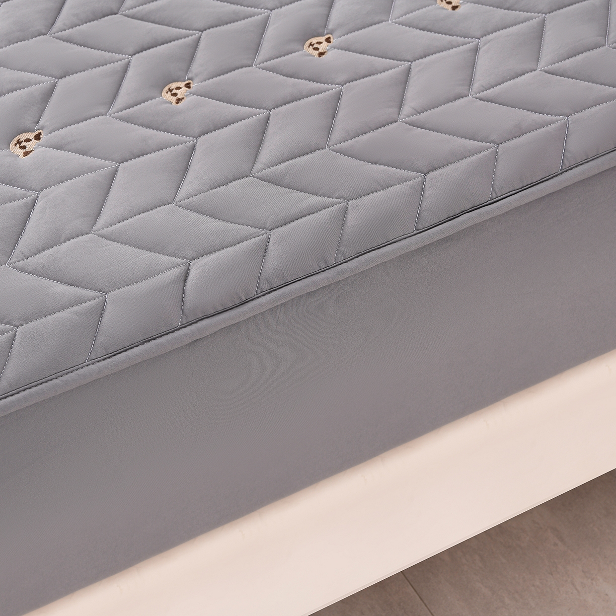 91家纺网 家纺一手货源 找家纺 推推家纺 2025新款A类水洗棉床笠单品床笠床笠单件 可爱熊-卡深灰