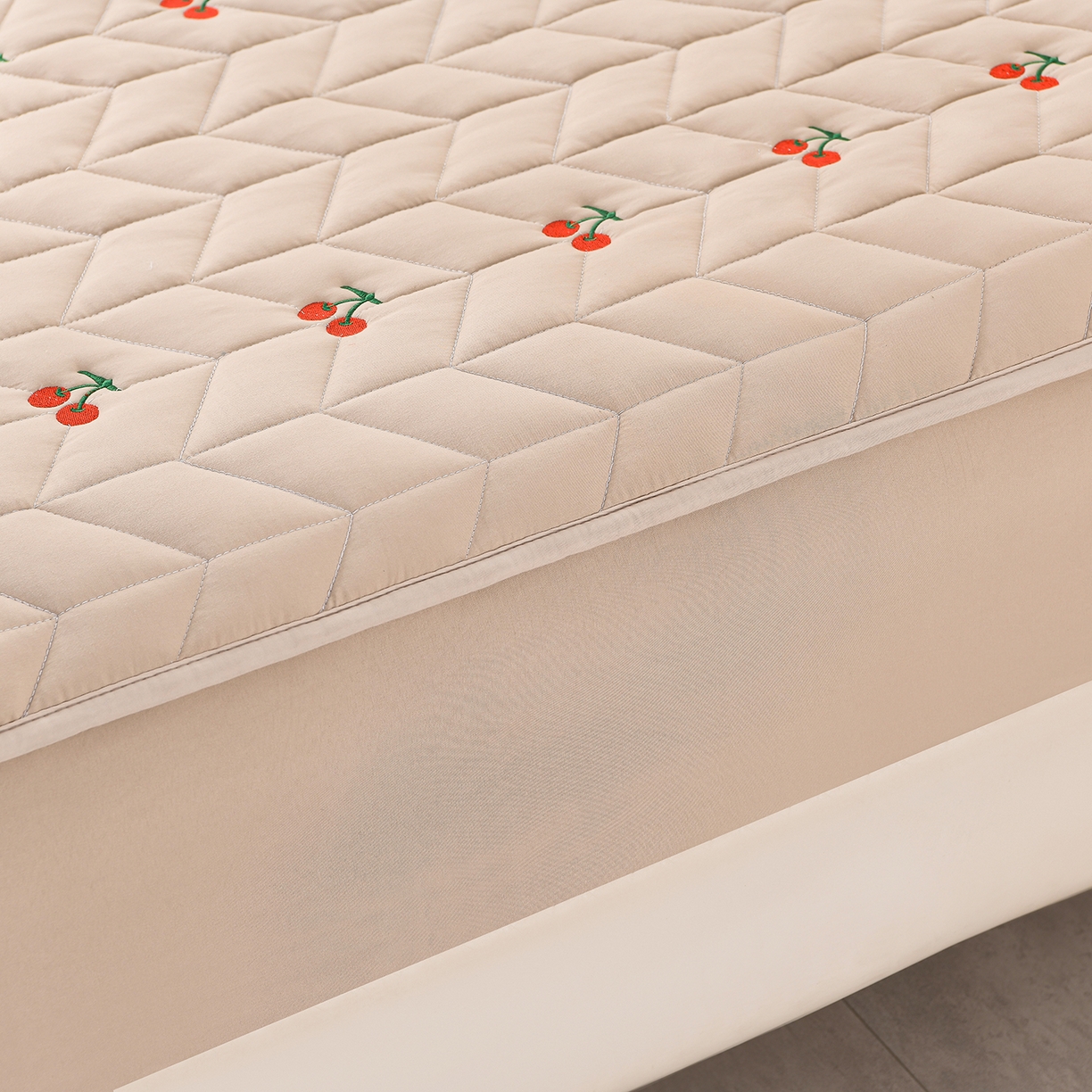 91家纺网 家纺一手货源 找家纺 推推家纺 2025新款A类水洗棉床笠单品床笠床笠单件 樱桃-卡其