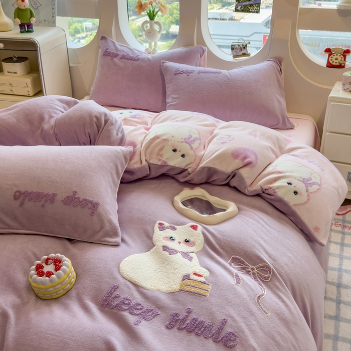 91家纺网 家纺一手货源 找家纺 丝羽坊 2025新款A类潮款加厚牛奶绒四件套 紫色喵影