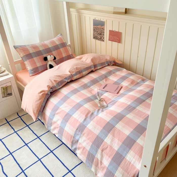 91家纺网 家纺一手货源 找家纺 良品汇馆 2025【学生三件套】纯棉学生宿舍三件套床品件套格子纯色单人上下铺0.9床笠 六宫格暖粉