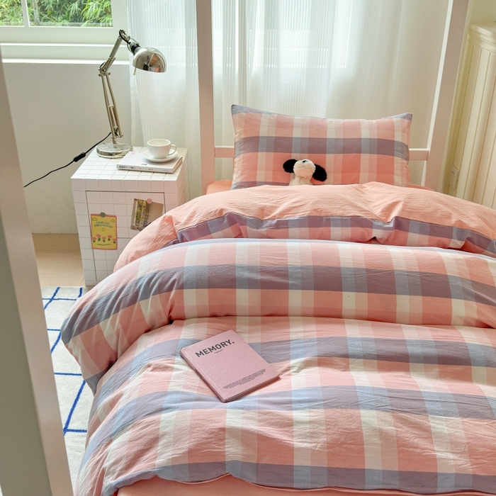 91家纺网 家纺一手货源 找家纺 良品汇馆 2025【学生三件套】纯棉学生宿舍三件套床品件套格子纯色单人上下铺0.9床笠 六宫格暖粉