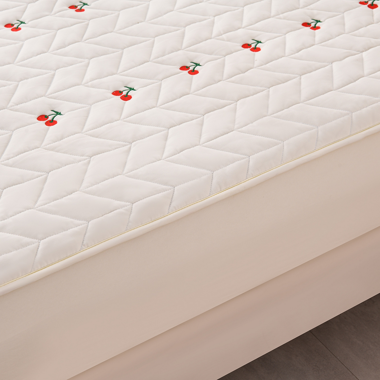 91家纺网 家纺一手货源 找家纺 推推家纺 2025新款A类水洗棉床笠单品床笠床笠单件 樱桃-米白