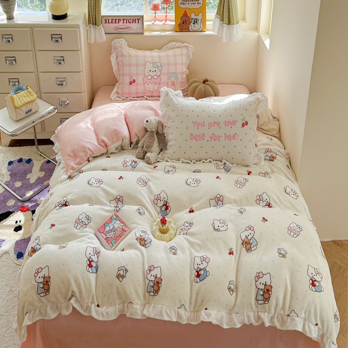 91家纺网 家纺一手货源 找家纺 美乐迪家纺 2025新款加厚牛奶绒花边四件套 小猫的家