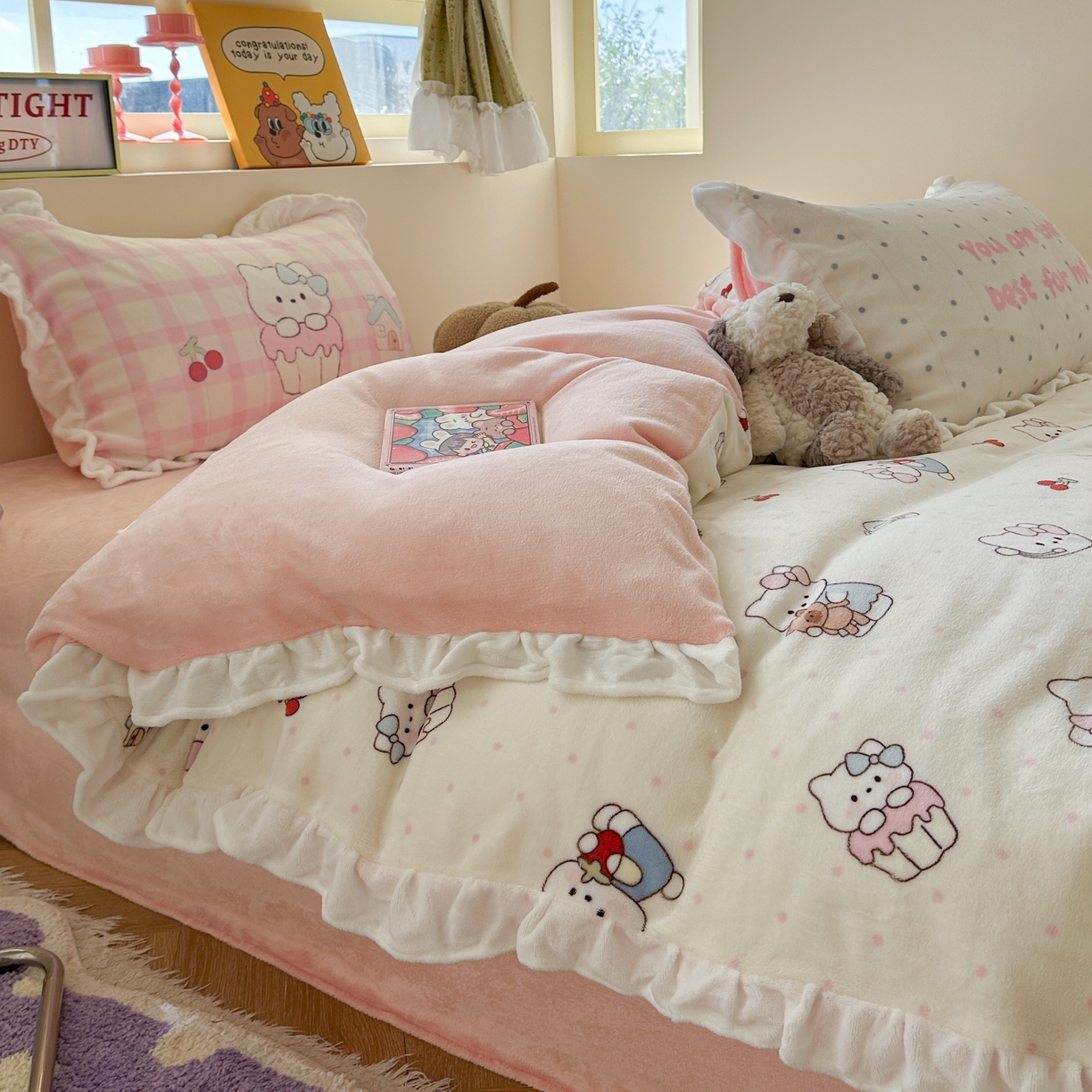 91家纺网 家纺一手货源 找家纺 美乐迪家纺 2025新款加厚牛奶绒花边四件套 小猫的家