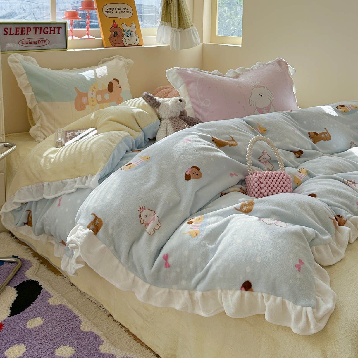 91家纺网 家纺一手货源 找家纺 美乐迪家纺 2025新款加厚牛奶绒花边四件套 香肠狗