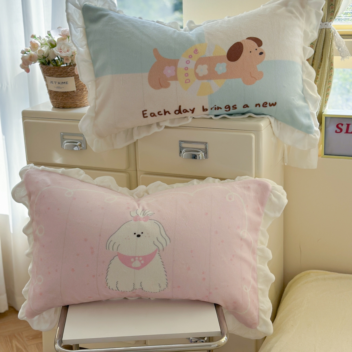 91家纺网 家纺一手货源 找家纺 美乐迪家纺 2025新款加厚牛奶绒花边四件套 香肠狗