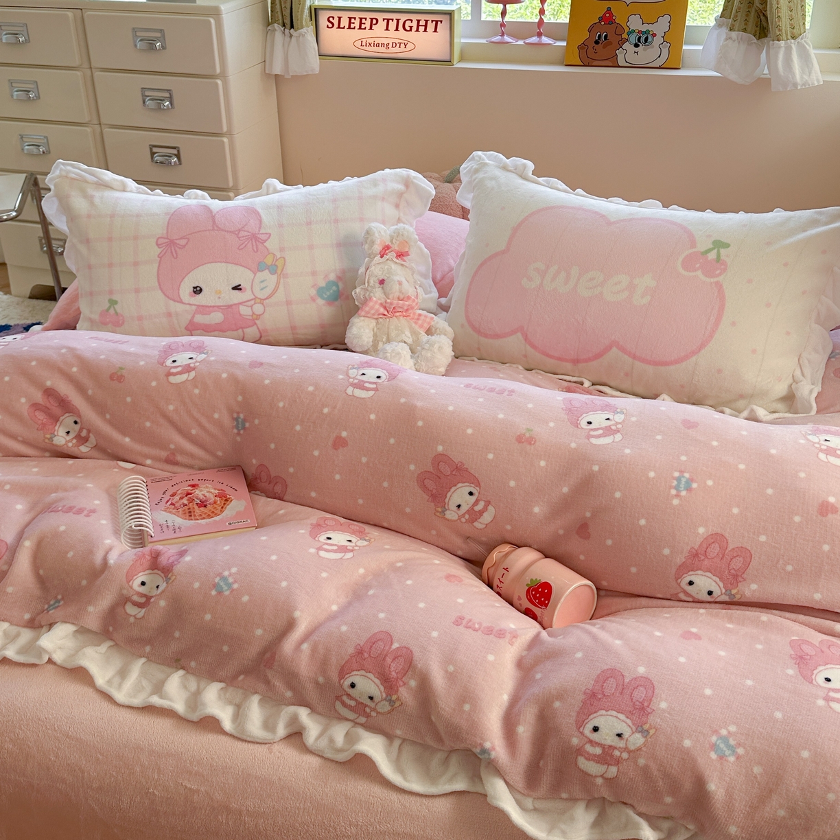 91家纺网 家纺一手货源 找家纺 美乐迪家纺 2025新款加厚牛奶绒花边四件套 头套小兔