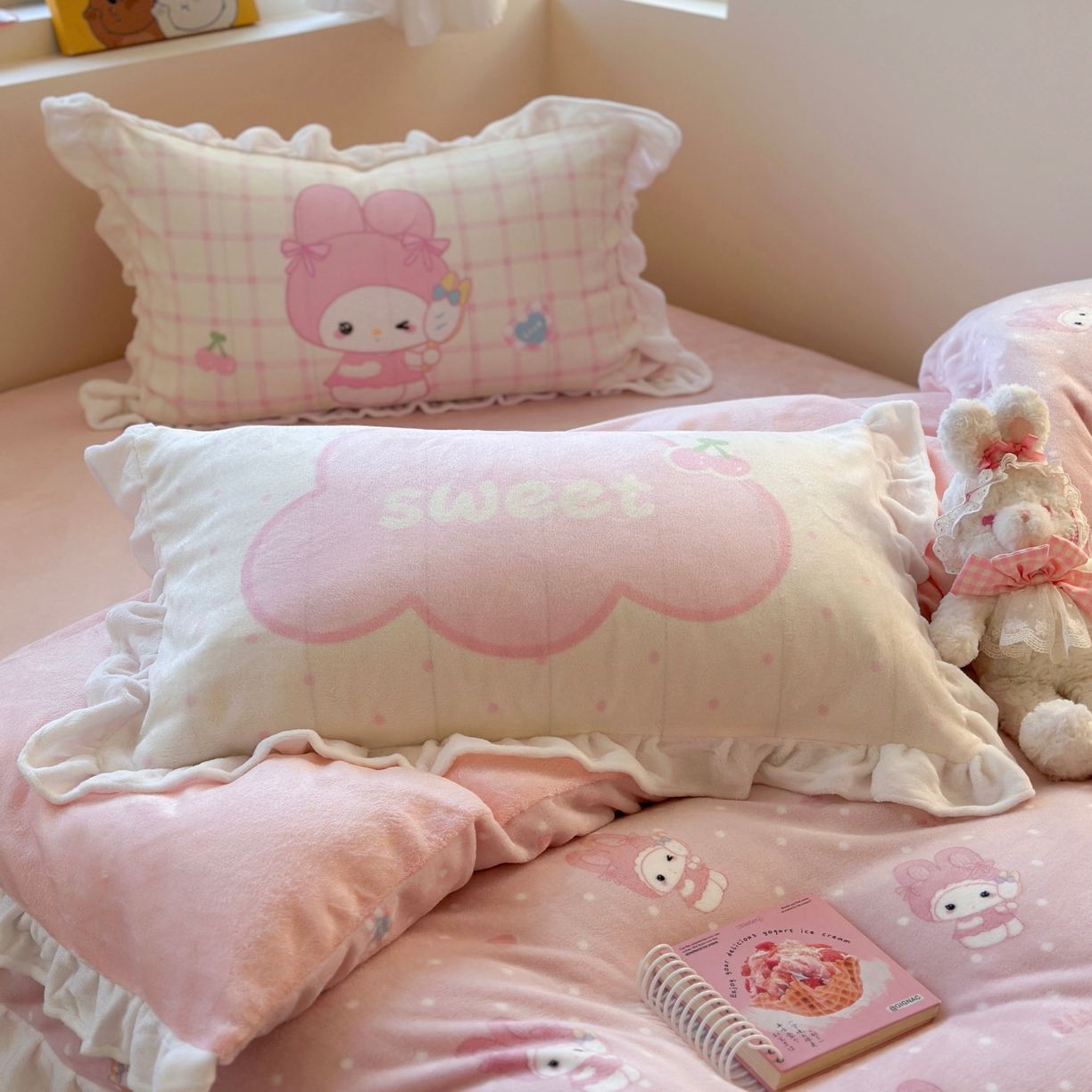 91家纺网 家纺一手货源 找家纺 美乐迪家纺 2025新款加厚牛奶绒花边四件套 头套小兔