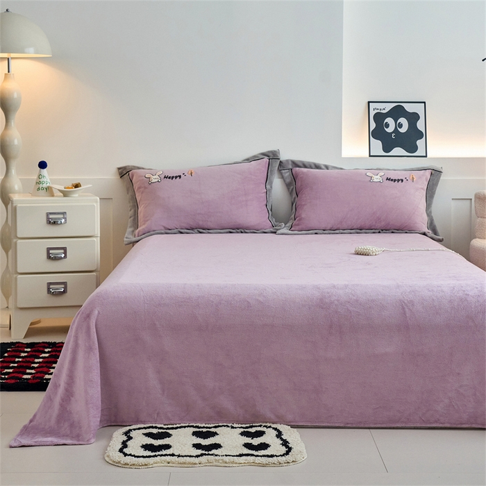 91家纺网 家纺一手货源 找家纺 兰紫橙家纺 2025新款亲肤舒适毛巾绣牛奶绒四件套 开心兔-罗兰紫