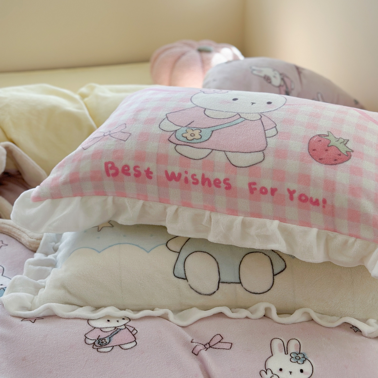 91家纺网 家纺一手货源 找家纺 美乐迪家纺 2025新款加厚牛奶绒花边四件套 甜品小兔