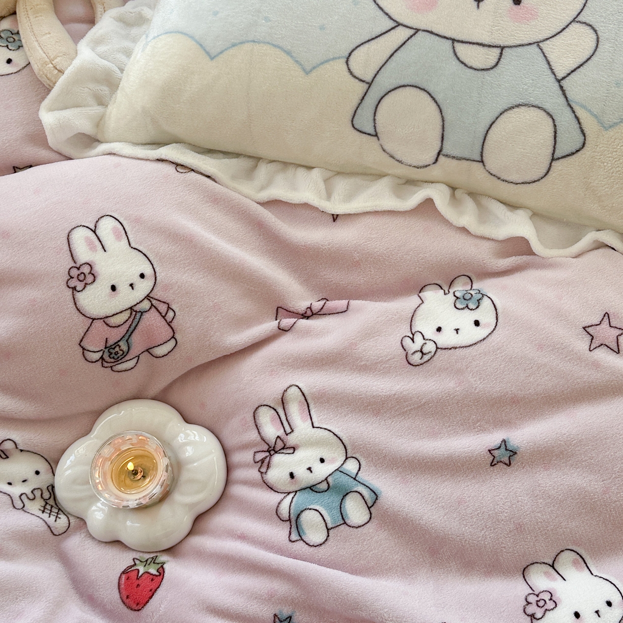 91家纺网 家纺一手货源 找家纺 美乐迪家纺 2025新款加厚牛奶绒花边四件套 甜品小兔